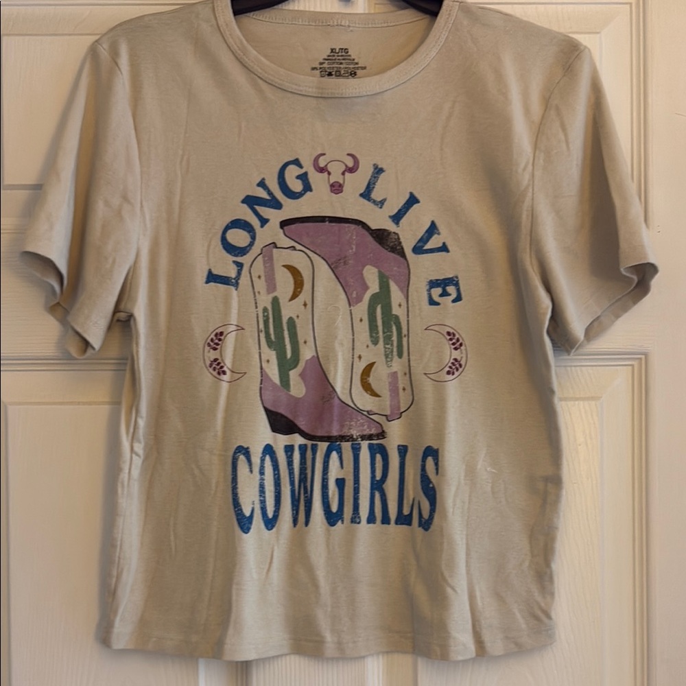 Cowgirls Graphic Woman’s  T-Shirt - Cream